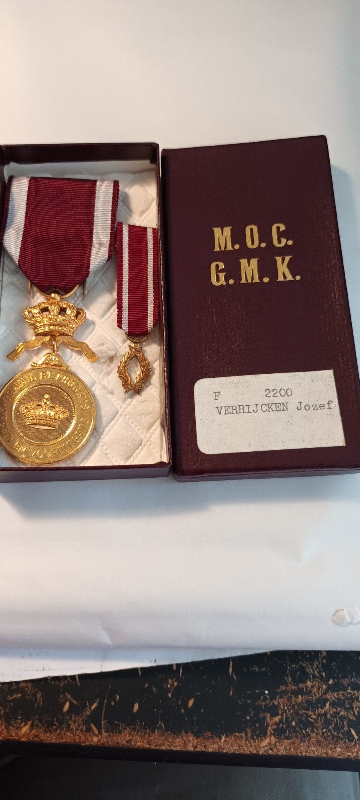 M.O.C. G.M.K. Medaille en miniatuur in originele doos, Verzamelen, Ophalen of Verzenden, Overige soorten, Lintje, Medaille of Wings