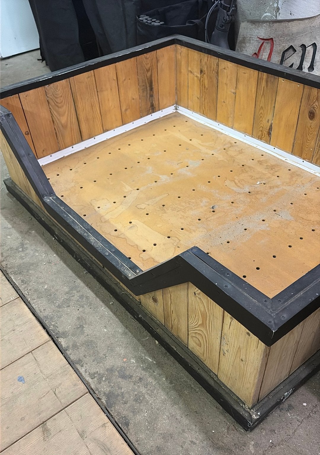 Grote houten hondenmand 130 x 88, Dieren en Toebehoren, Ophalen, Zo goed als nieuw, Overige
