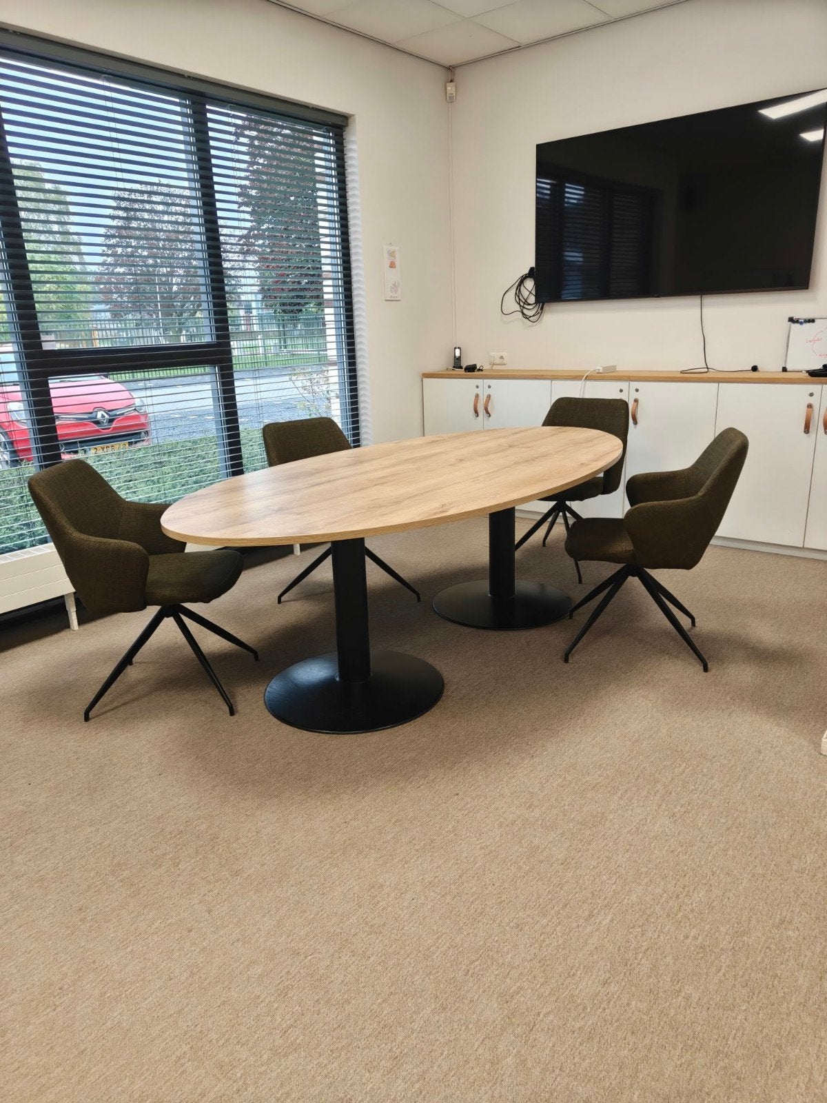 Ovale eettafel / vergadertafel - Zo goed als nieuw, Huis en Inrichting, Overige houtsoorten, 100 tot 150 cm, Modern, Scandinavisch