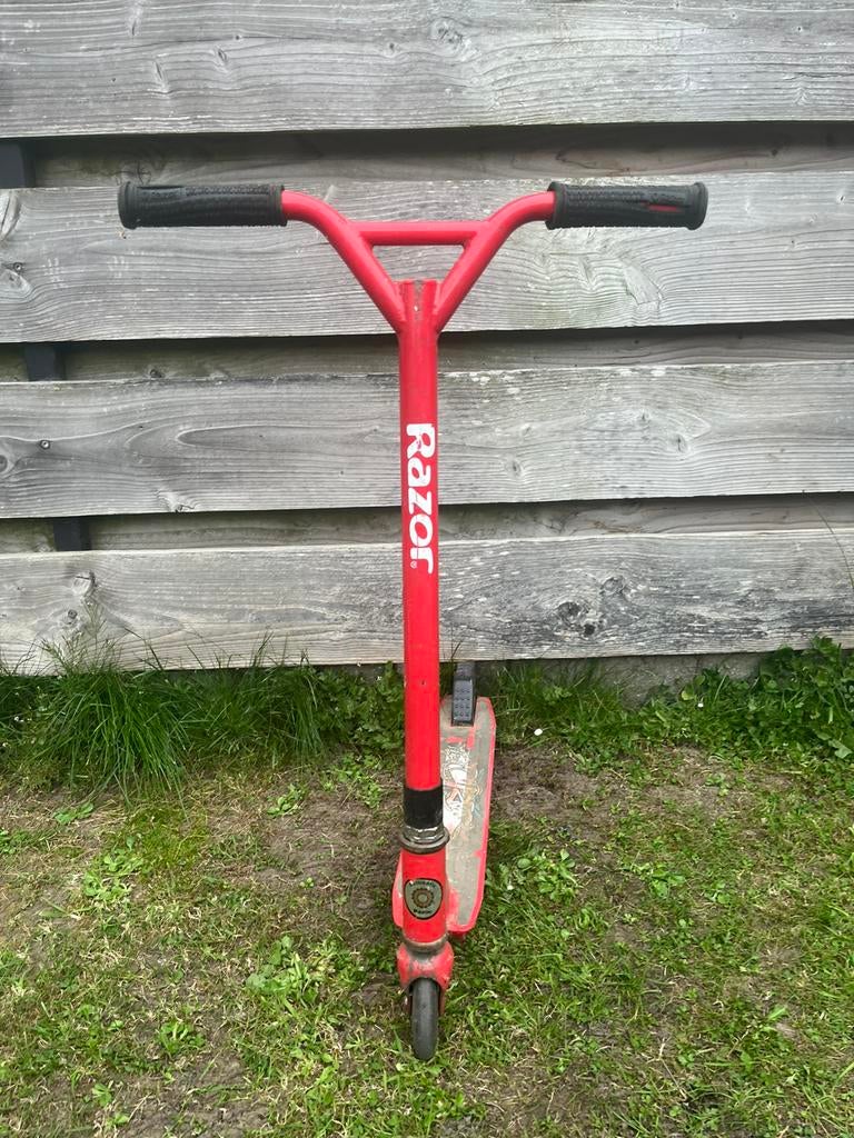 Rode stunt step van Razor, Fietsen en Brommers, Steps, Ophalen, Gebruikt, Gewone step