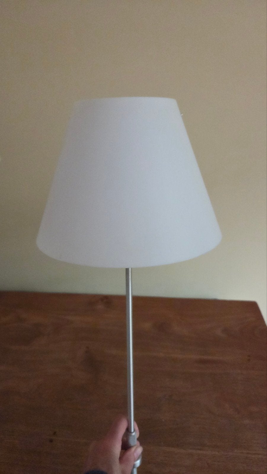 Luceplan Costazina tafellamp met witte kap en metalen voet, Met stekker, Wit, Schemerlamp, Modern