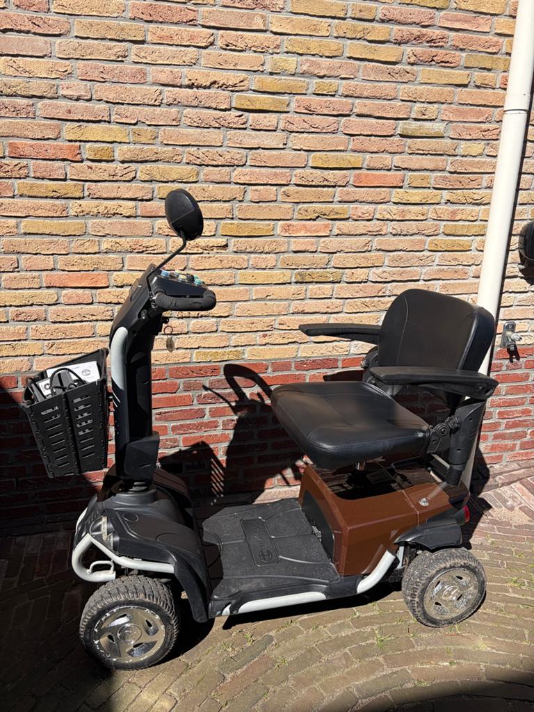 Scootmobiel Travelux Supernova 4 Bruin, Ophalen, Gebruikt, Excel, 26 t/m 35 km