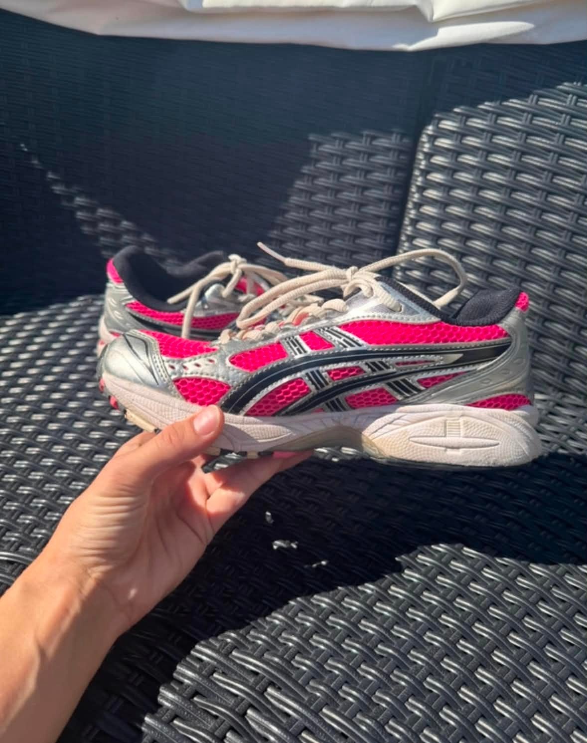 Mooie wit roze  ascics maat 39, Ophalen, Zo goed als nieuw, Wit, Sneakers of Gympen