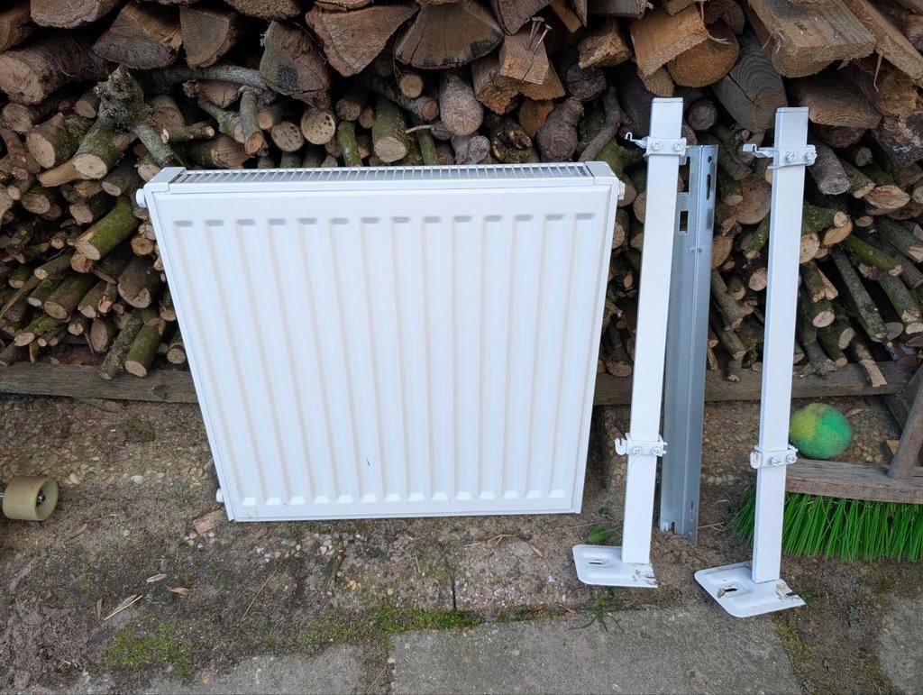 Radiator 50*50 1.1 met standconsole, Doe-het-zelf en Verbouw, Verwarming en Radiatoren, Ophalen, 30 tot 80 cm, Radiator, Minder dan 60 cm
