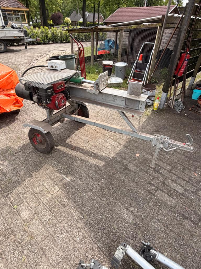 Houtklover op aanhanger met Honda motor, Tuin en Terras, Ophalen