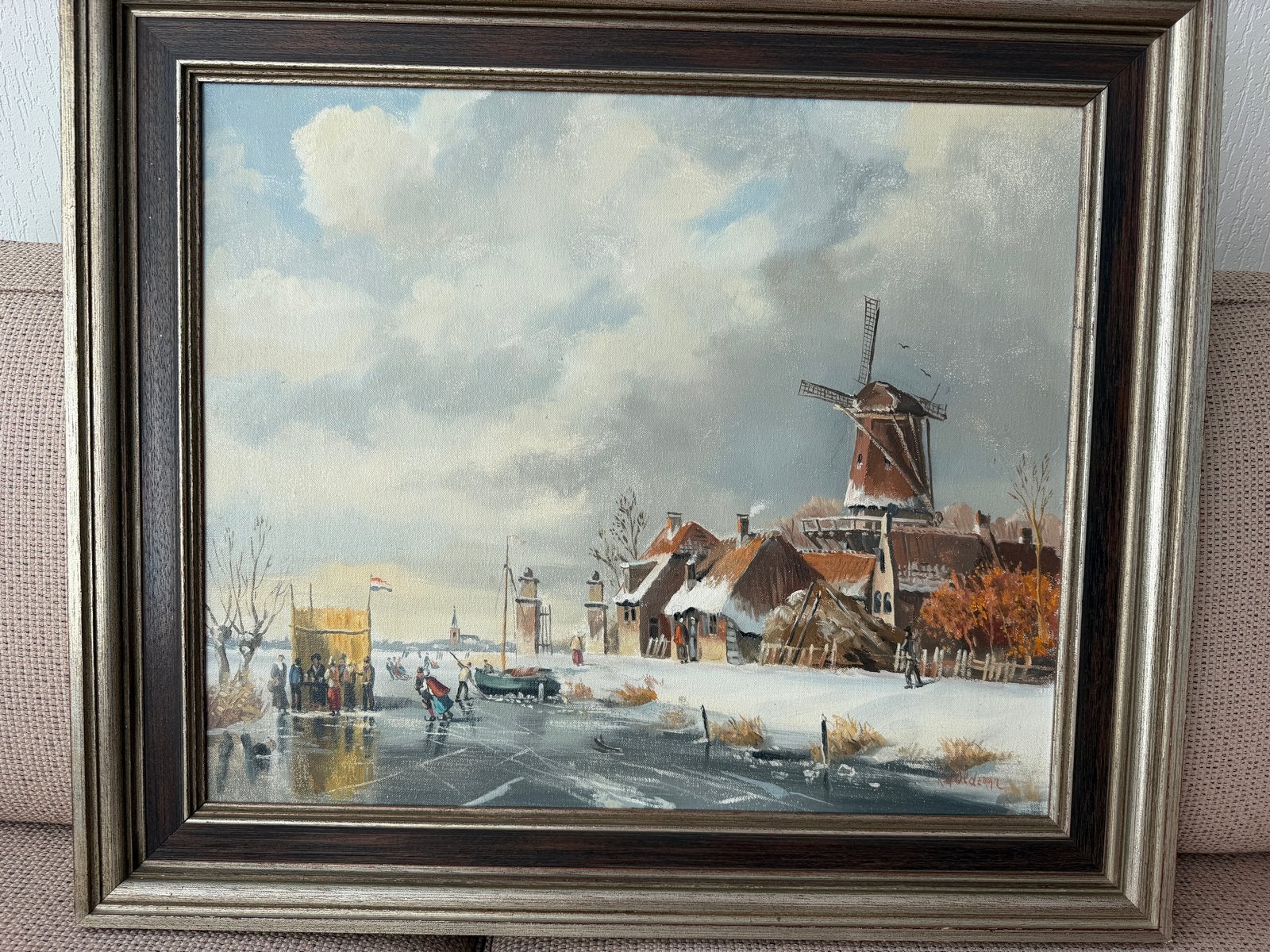 Schilderij Hollands Winterlandschap met Molen en Schaatsers, Ophalen, Doek, Gesigneerd, Landschap