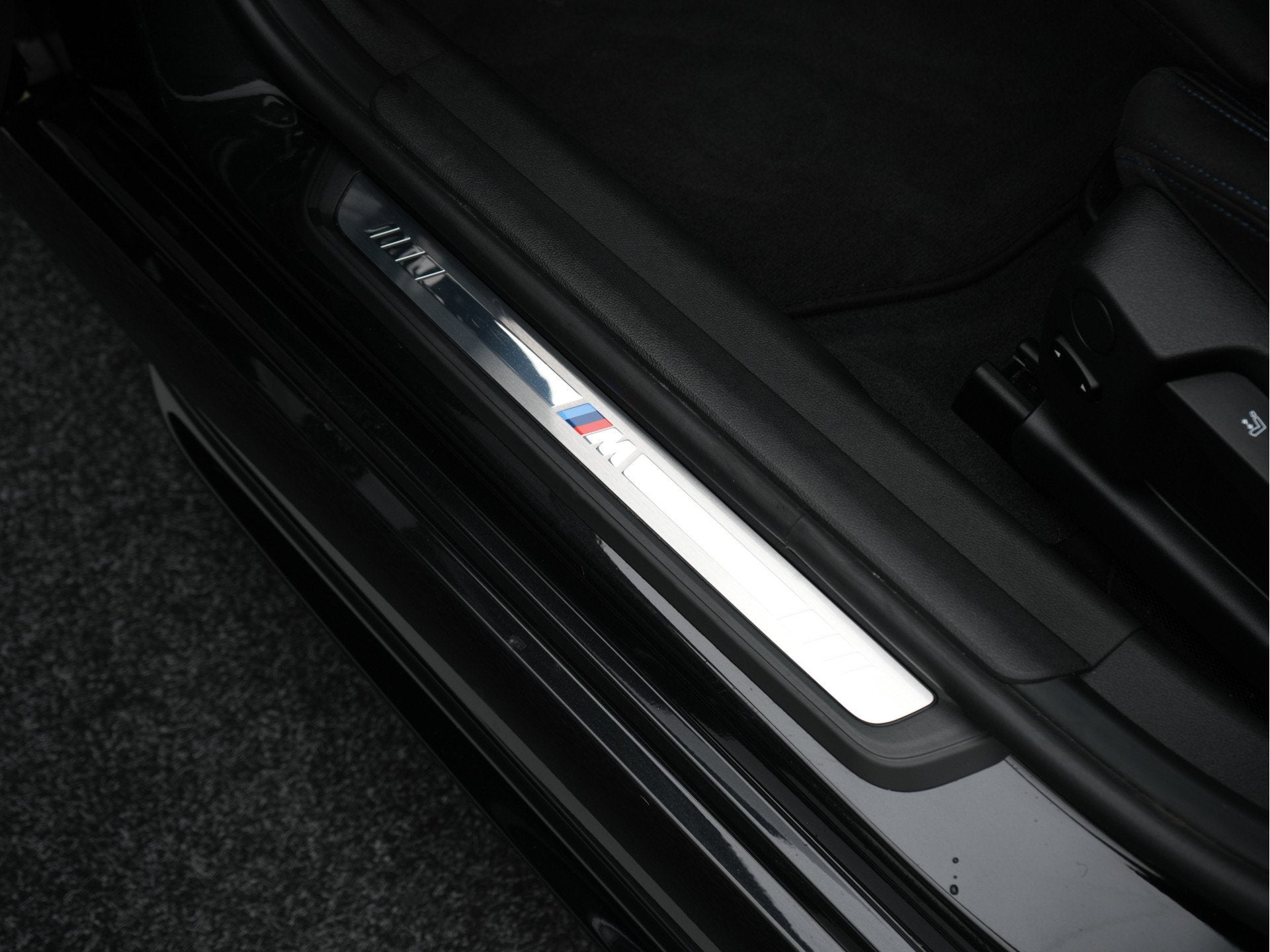 Foto 47 van BMW 3 Serie Touring 330i xDrive M-Sport | M-Performance Pack