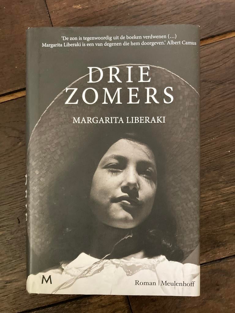 Drie Zomers - Margarita Liberaki (Boek), Boeken, Ophalen of Verzenden, Zo goed als nieuw, Nederland