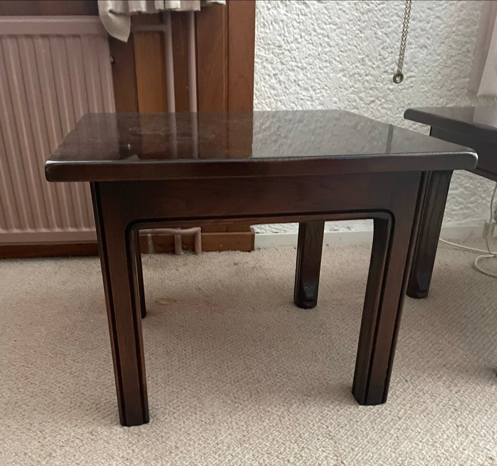 Donkerbruine houten bijzettafel, Minder dan 45 cm, Minder dan 55 cm, Gebruikt, Vierkant