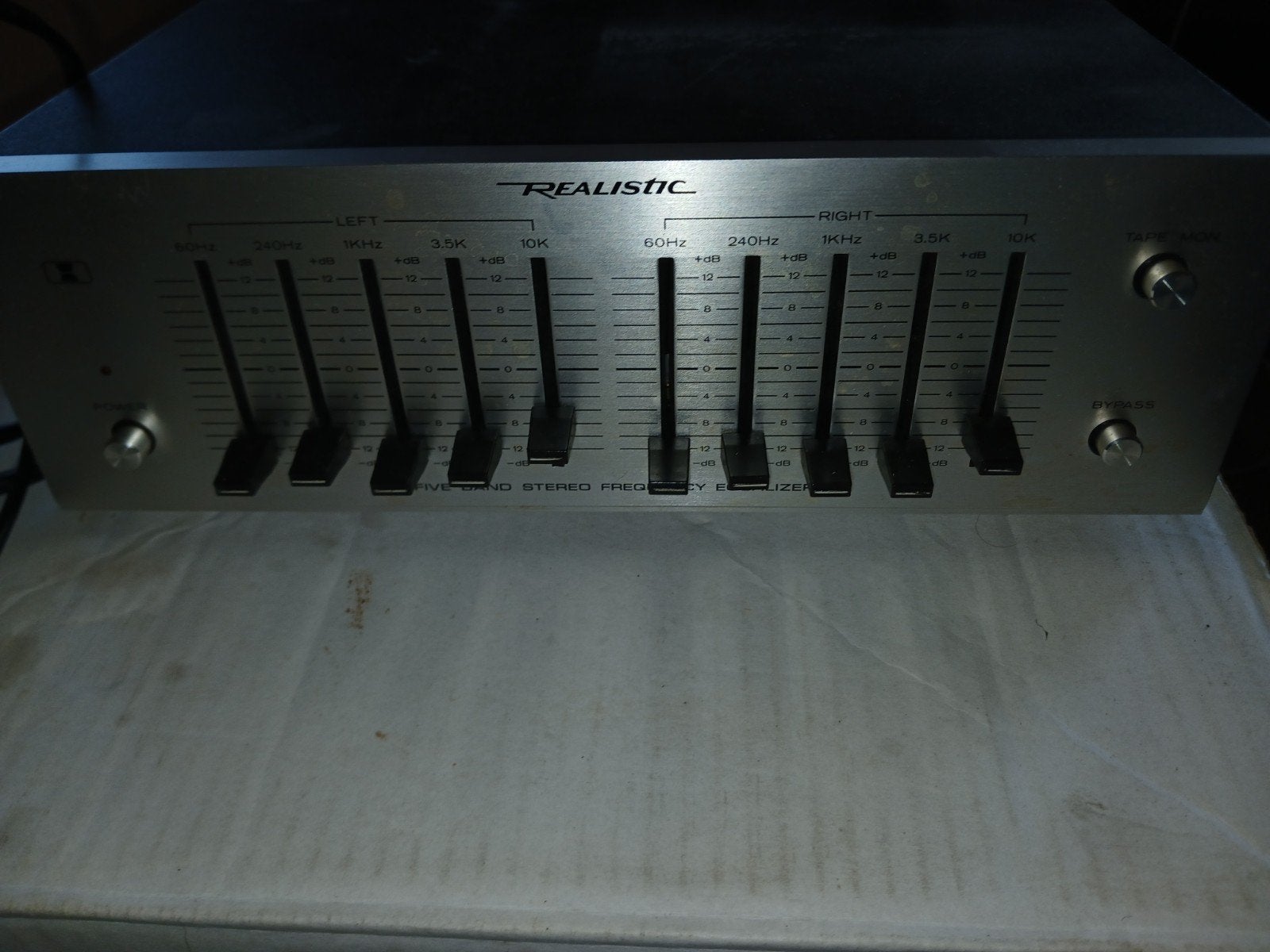 Realistic 5-bands stereo frequentie equalizer, Audio, Tv en Foto, Ophalen of Verzenden, Gebruikt, Stereo, Overige merken