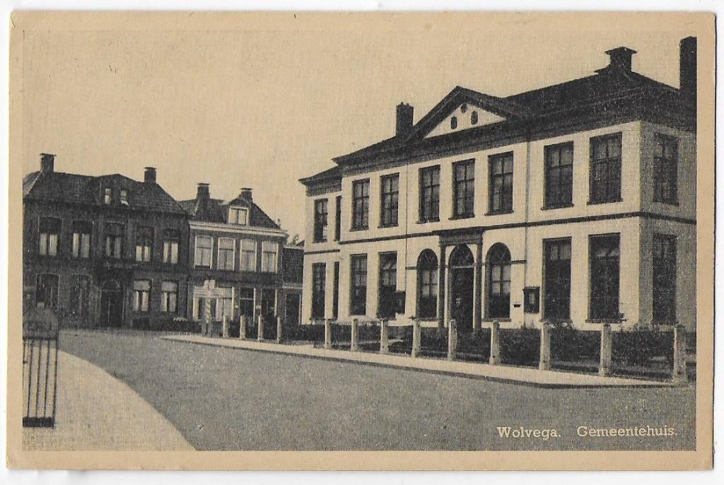 Wolvega Gemeentehuis Ongelopen Oude Ansichtkaart ( B197, Ophalen of Verzenden, 1940 tot 1960, Ongelopen