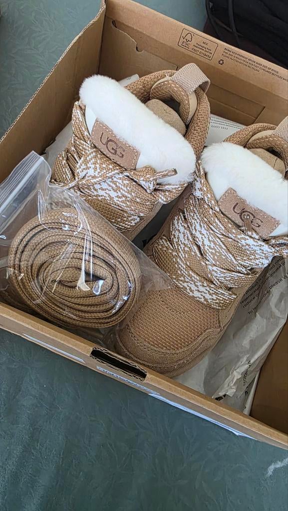 Ugg Classic Mini Platform Boots - Nieuw in doos maat 35, Kleding | Dames, Schoenen, Bruin, Lage of Enkellaarzen, Nieuw, Ophalen of Verzenden