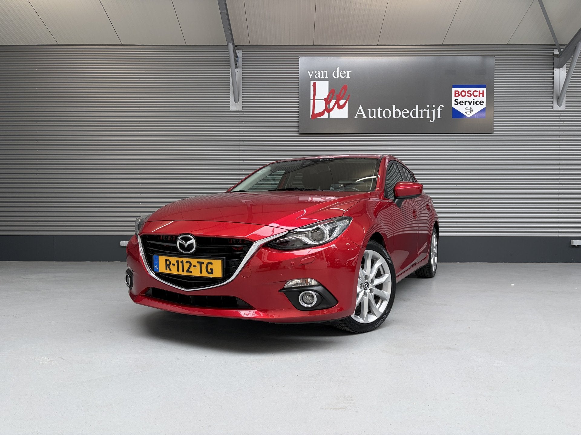 Mazda 3 2.0 GT-M/HEAD-UP/PDC/CARPLAY/XENON/DODE HOEK/BOSE/EN, Auto's, Mazda, Stof, Gebruikt, Zwart, 4 cilinders