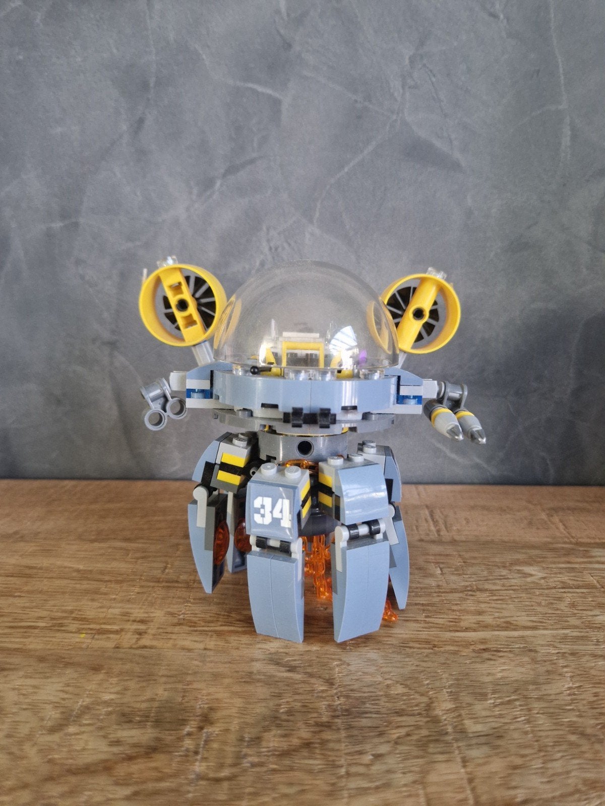 lego ninjago Vliegende kwal duikboot, Ophalen of Verzenden, Zo goed als nieuw, Figuurtje