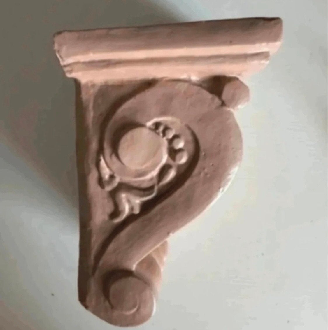 Mooie zware taupe stenen console om op te hangen, Gebruikt, Beige, Ophalen of Verzenden, Landelijk