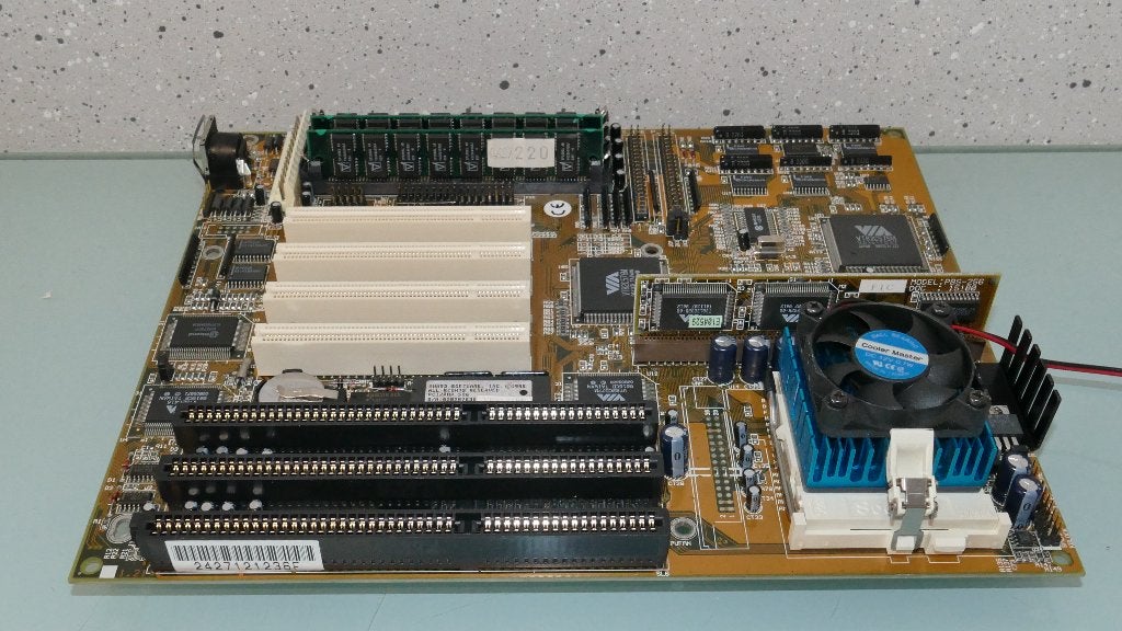 FIC | PA‑2002 Socket 7 | Pentium 133 | COAST 256k | 16 MB, Computers en Software, Ophalen of Verzenden