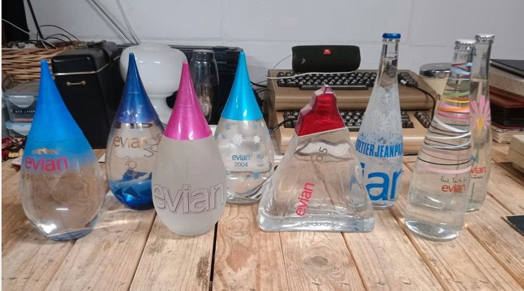 Evian limited edition flessen verzameling, Ophalen