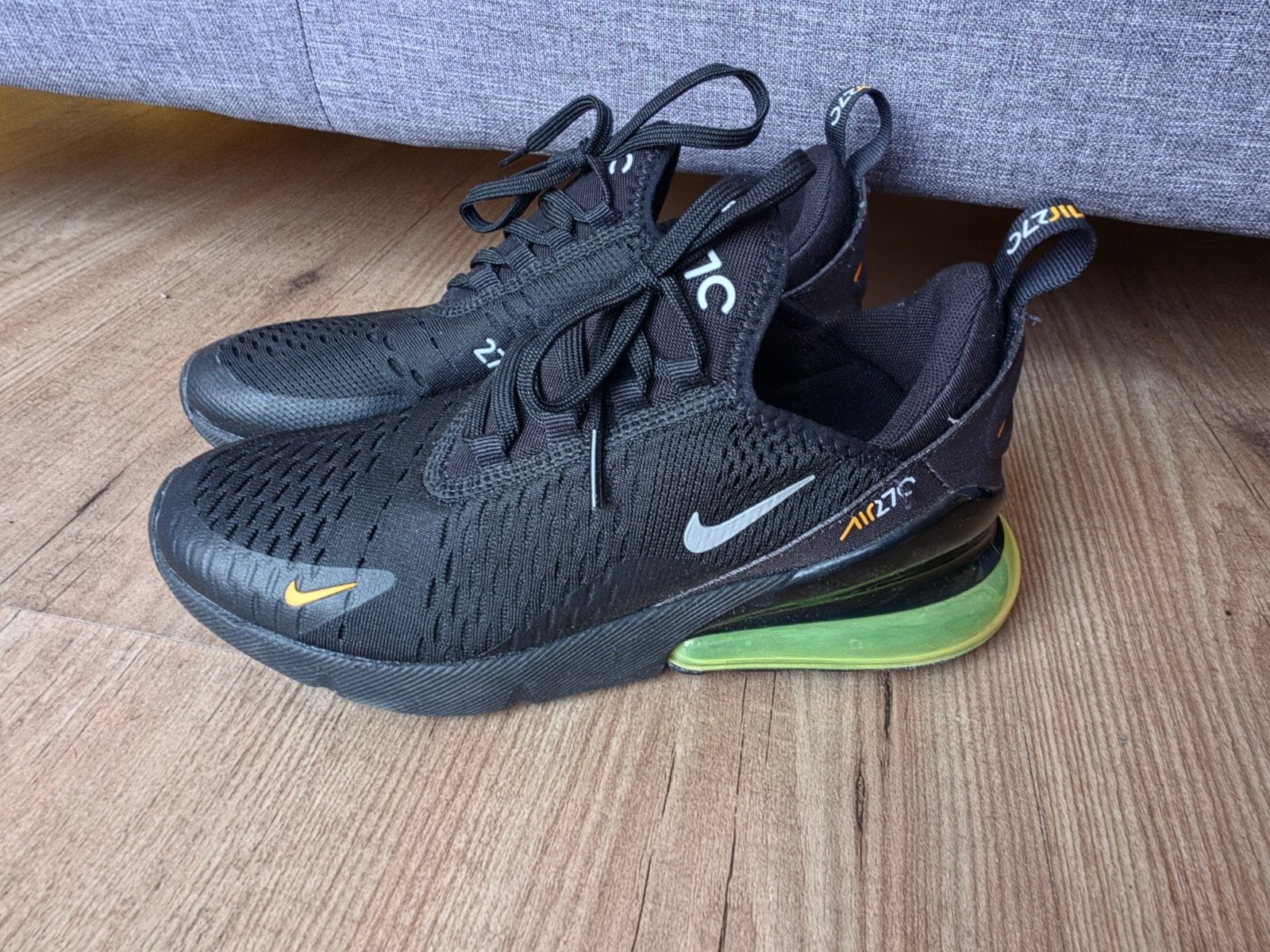 Nike Air Max 270 - EU 38, 24cm, Nike air max, Ophalen of Verzenden, Zo goed als nieuw, Sportschoenen