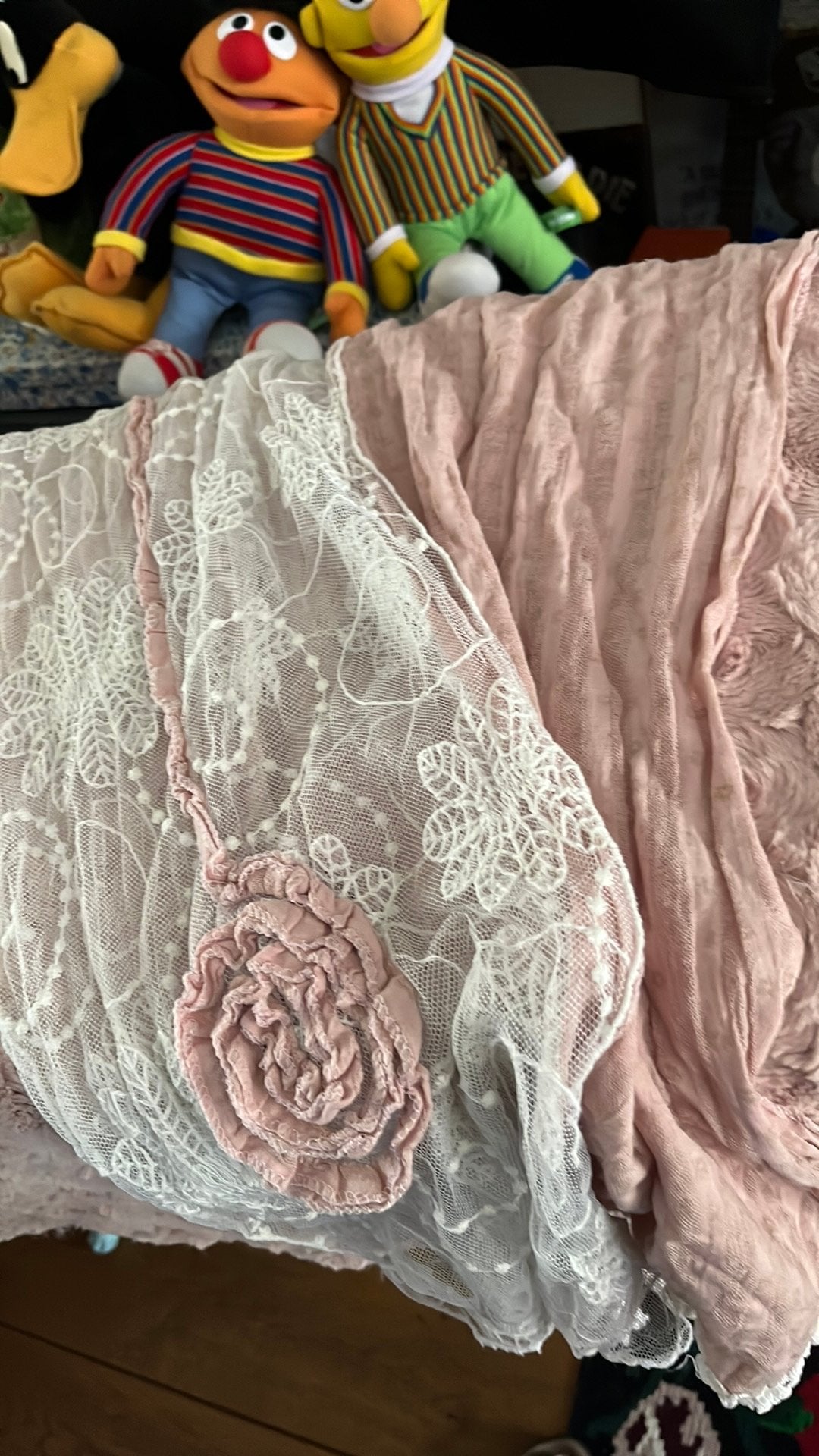 Romantische sjaal, Ophalen of Verzenden, Zo goed als nieuw, Maat 46/48 (XL) of groter, Sjaal