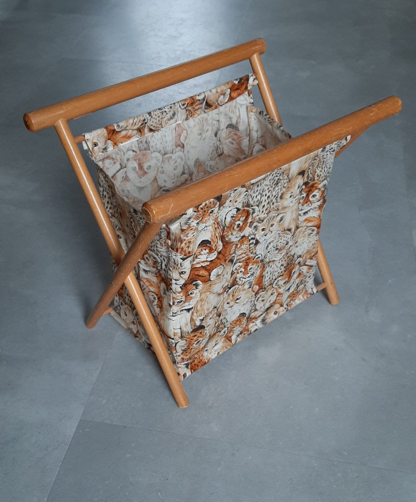 Vintage naaimand rotan stoffen mand opvouwbaar tijgers, Ophalen of Verzenden, Zo goed als nieuw