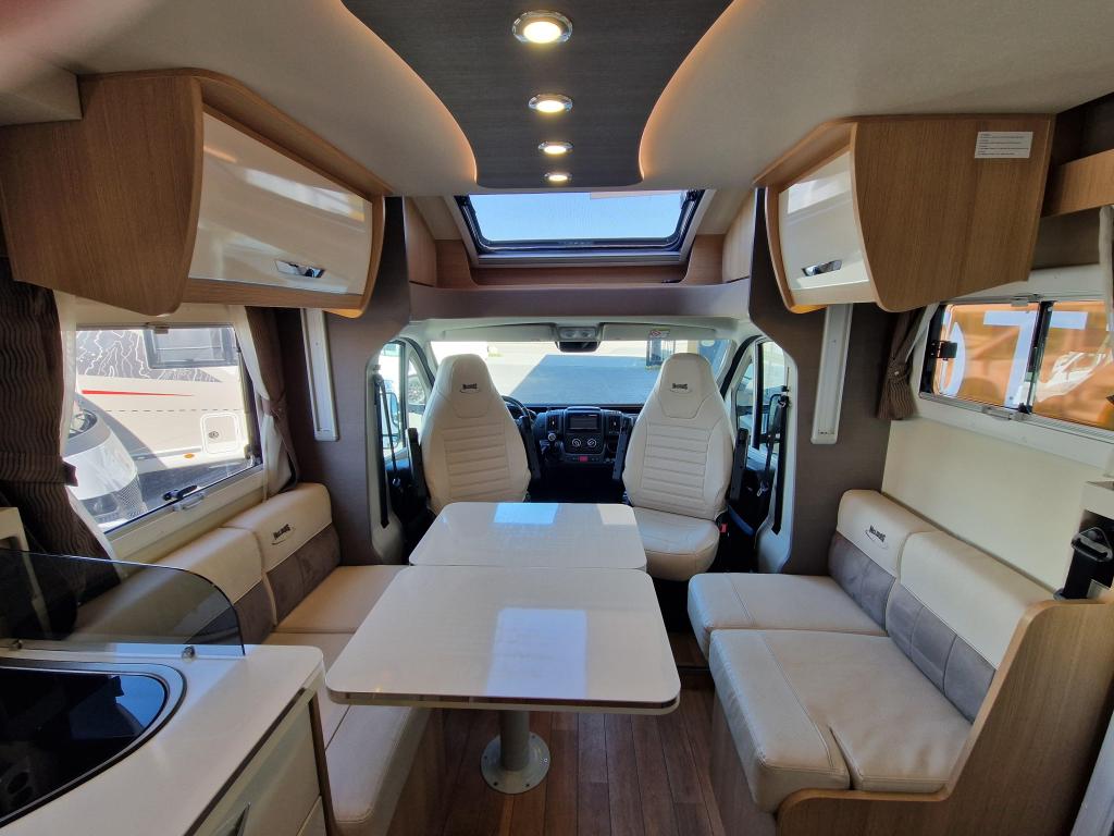 McLouis Sovereign 470 Face to face, Luifel, Bedrijf, Airbags, Tot en met 4
