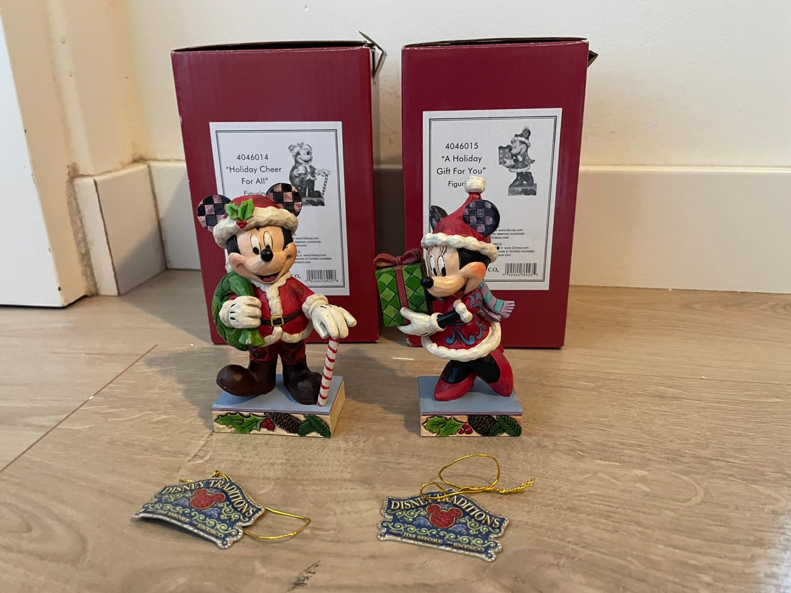 Jim Shore - Disney Traditions minnie Mickey Mouse 'Holiday, Ophalen of Verzenden, Zo goed als nieuw, Beeldje of Poppetje