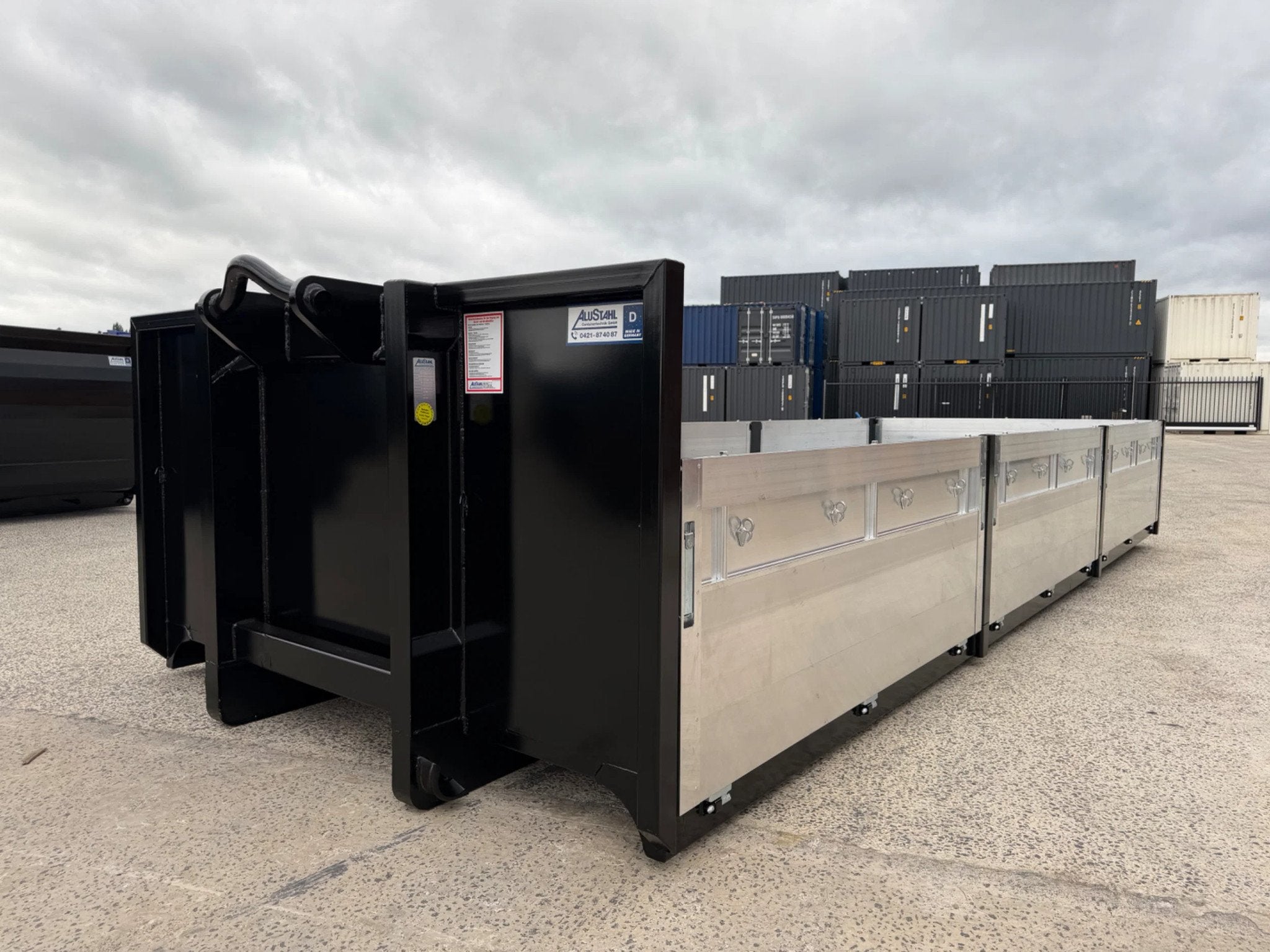 AluStahl 7meter aluminium kleppen container 2 stuks op voorr