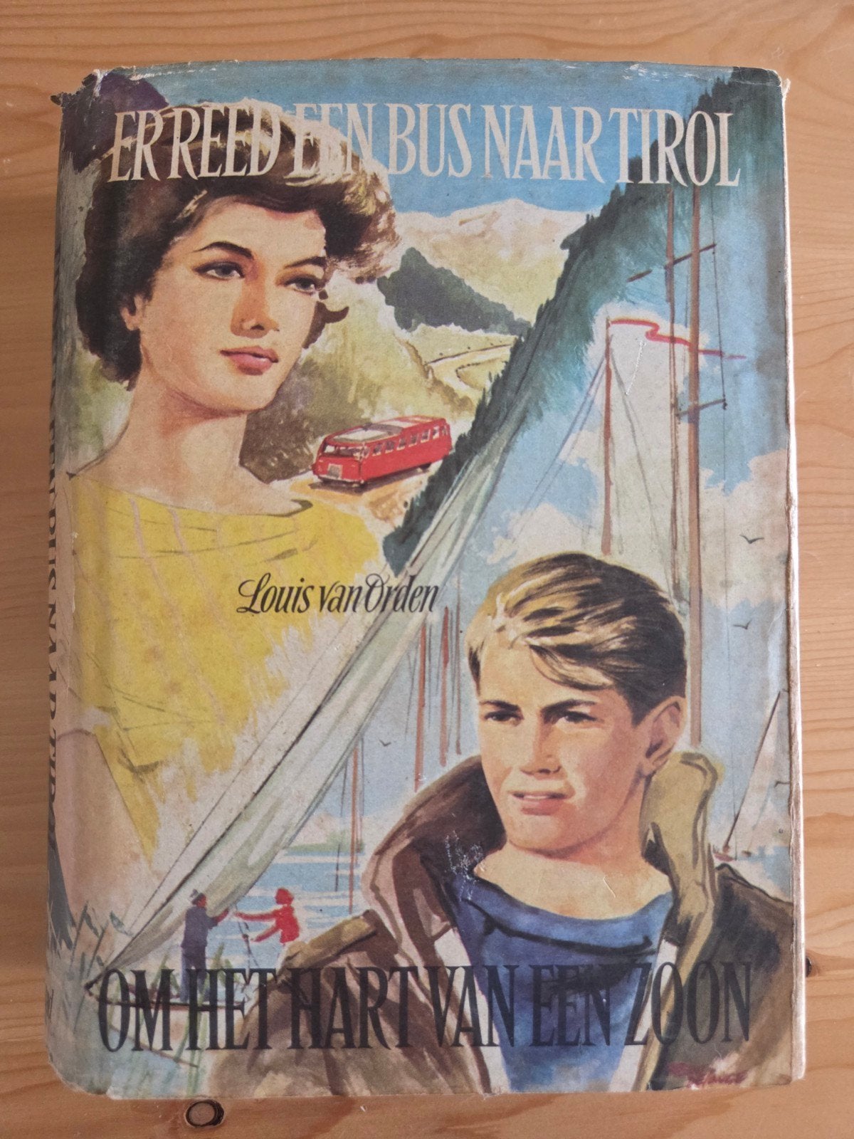 Louis van Orden er reed een bus naar tirol, Boeken, Ophalen of Verzenden, Gelezen