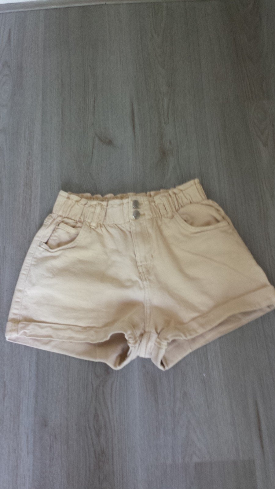 Dames korte broek maat 36 van Bershka, Ophalen, Zo goed als nieuw, Maat 36 (S), Kort