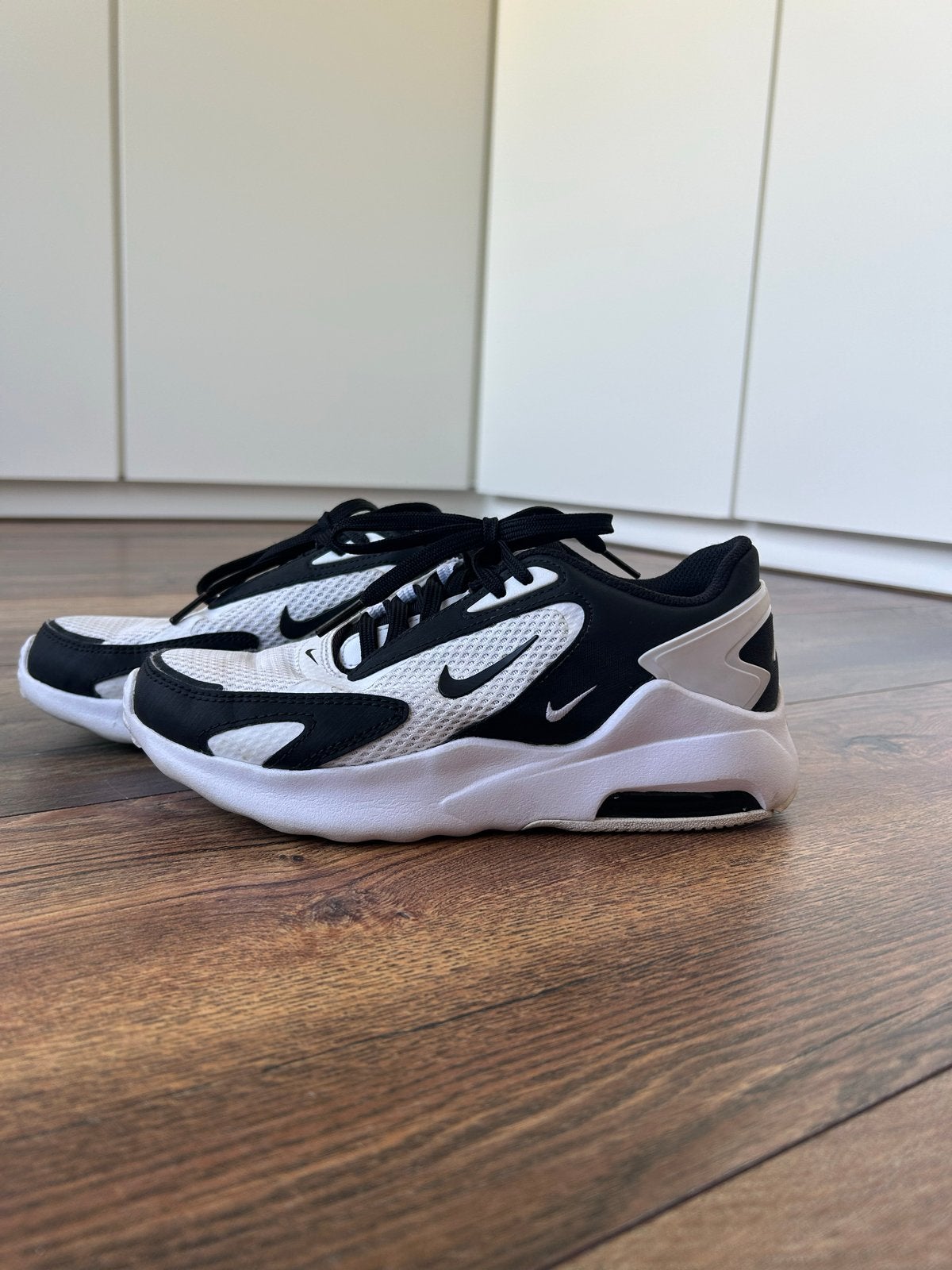 Nike Air Max sneakers - Zwart/Wit - Maat 36.5, Verzenden, Zo goed als nieuw, Zwart, Sneakers of Gympen