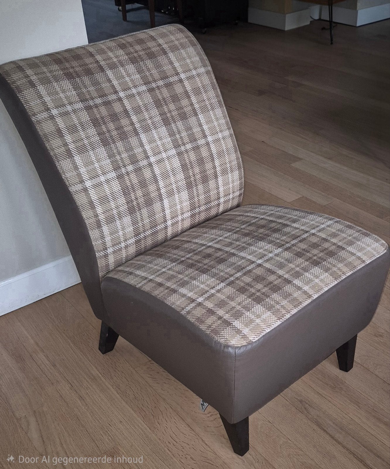 Moderne armloze fauteuil (slipper chair) met ruitpatroon, Huis en Inrichting, Stoelen, Ophalen