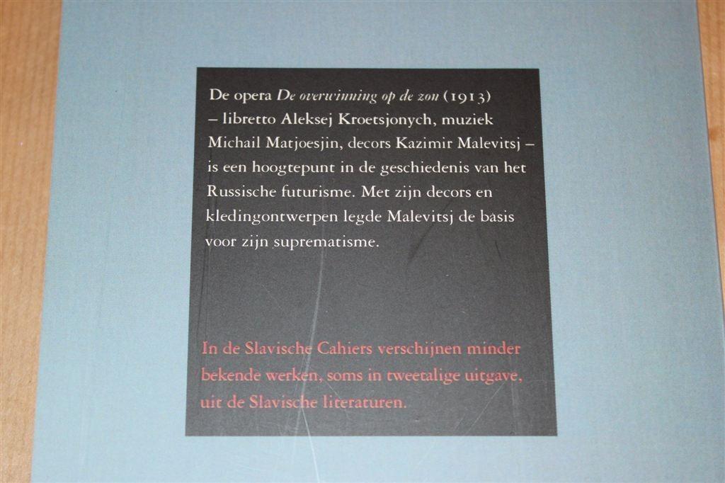 Overwinning op de Zon — Malevitsj & het Suprematisme, Ophalen of Verzenden, Zo goed als nieuw
