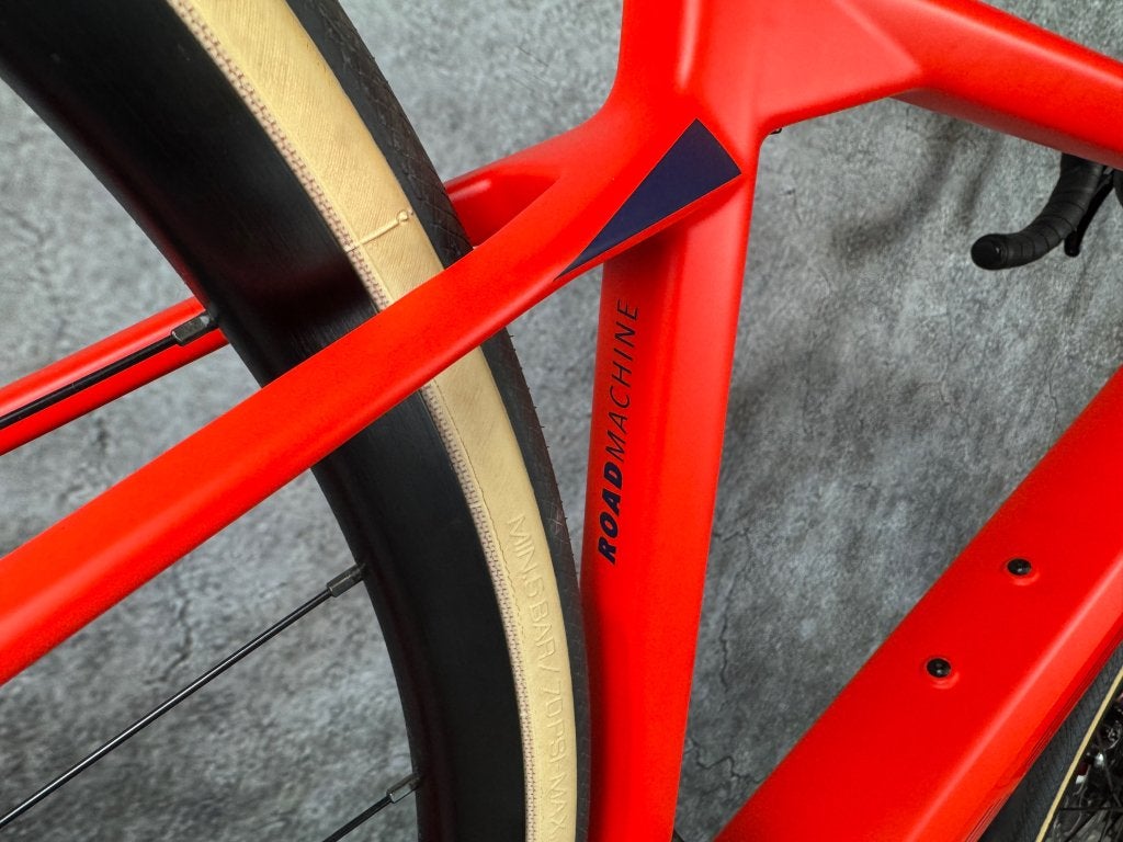 Nieuw! BMC Roadmachine AMP Three Carbon Trap ondersteuning, Overige merken, Carbon, Nieuw, Bmc