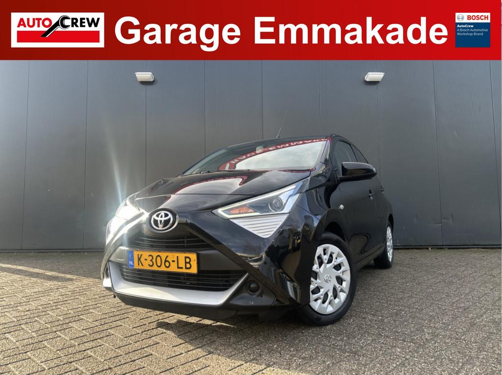 Toyota Aygo 1.0 VVT-i x-play | Camera | Apple Carplay / Andr, 12 maanden, Stof, Gebruikt, Euro 6