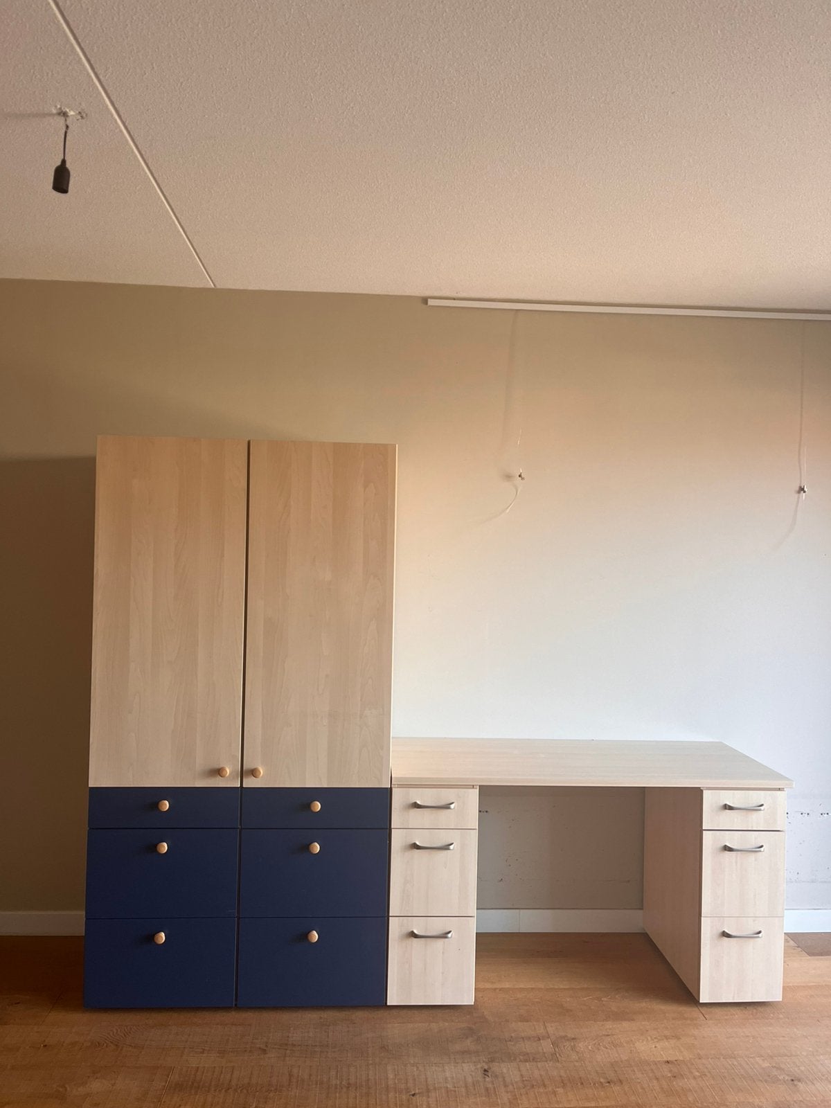 Bureau en kledingkast combi, Ophalen, Gebruikt, Met lades, Overige merken