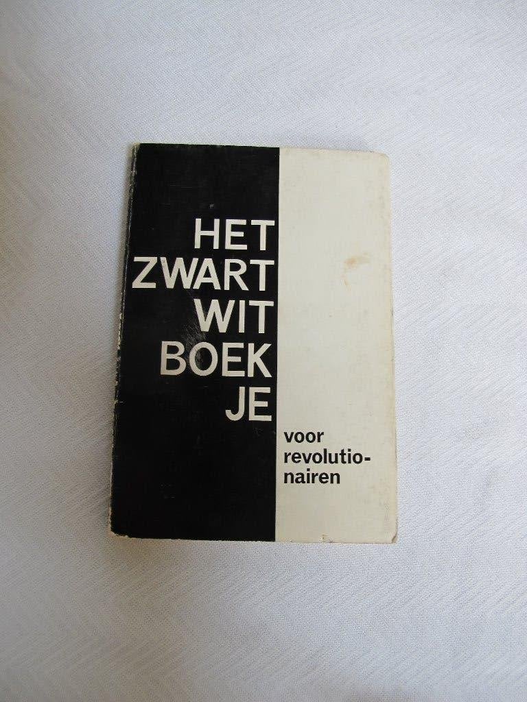 zwart wit boekje voor revolutionairen, Ophalen of Verzenden, Gebruikt