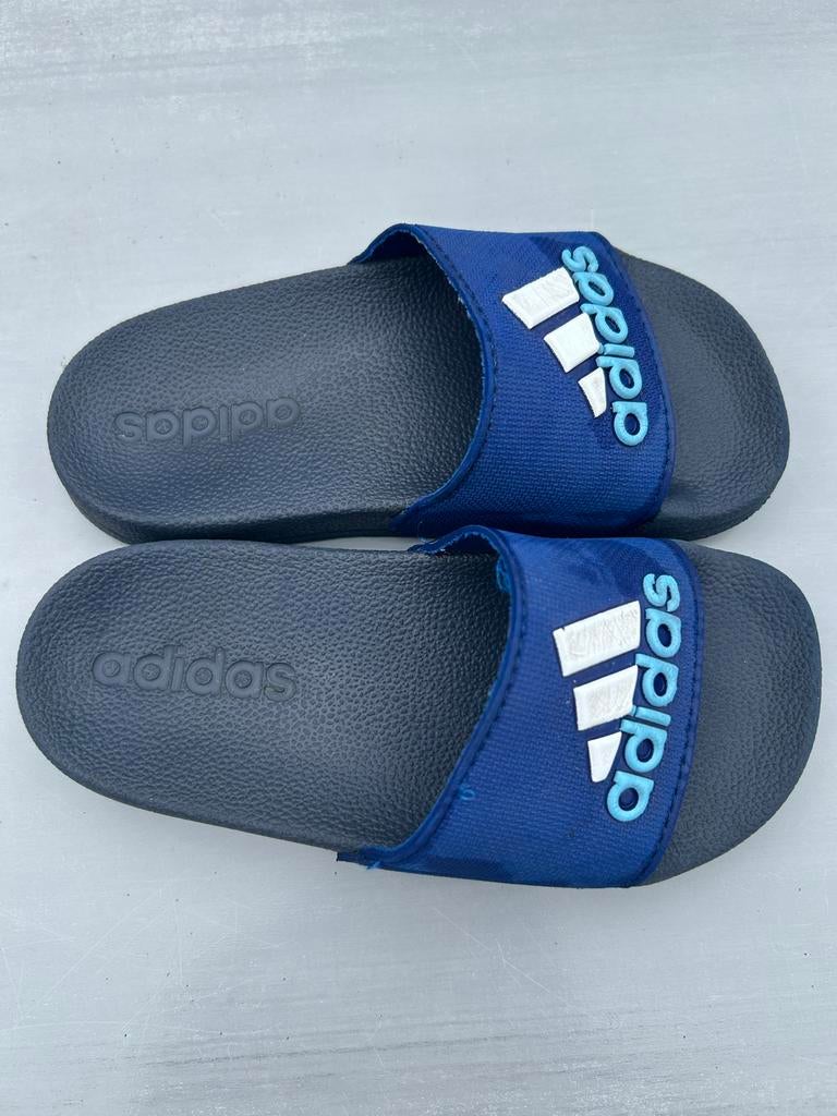 Adidas Adilette slippers - Blauw Maat 28, Ophalen, Zo goed als nieuw, Blauw, Slippers