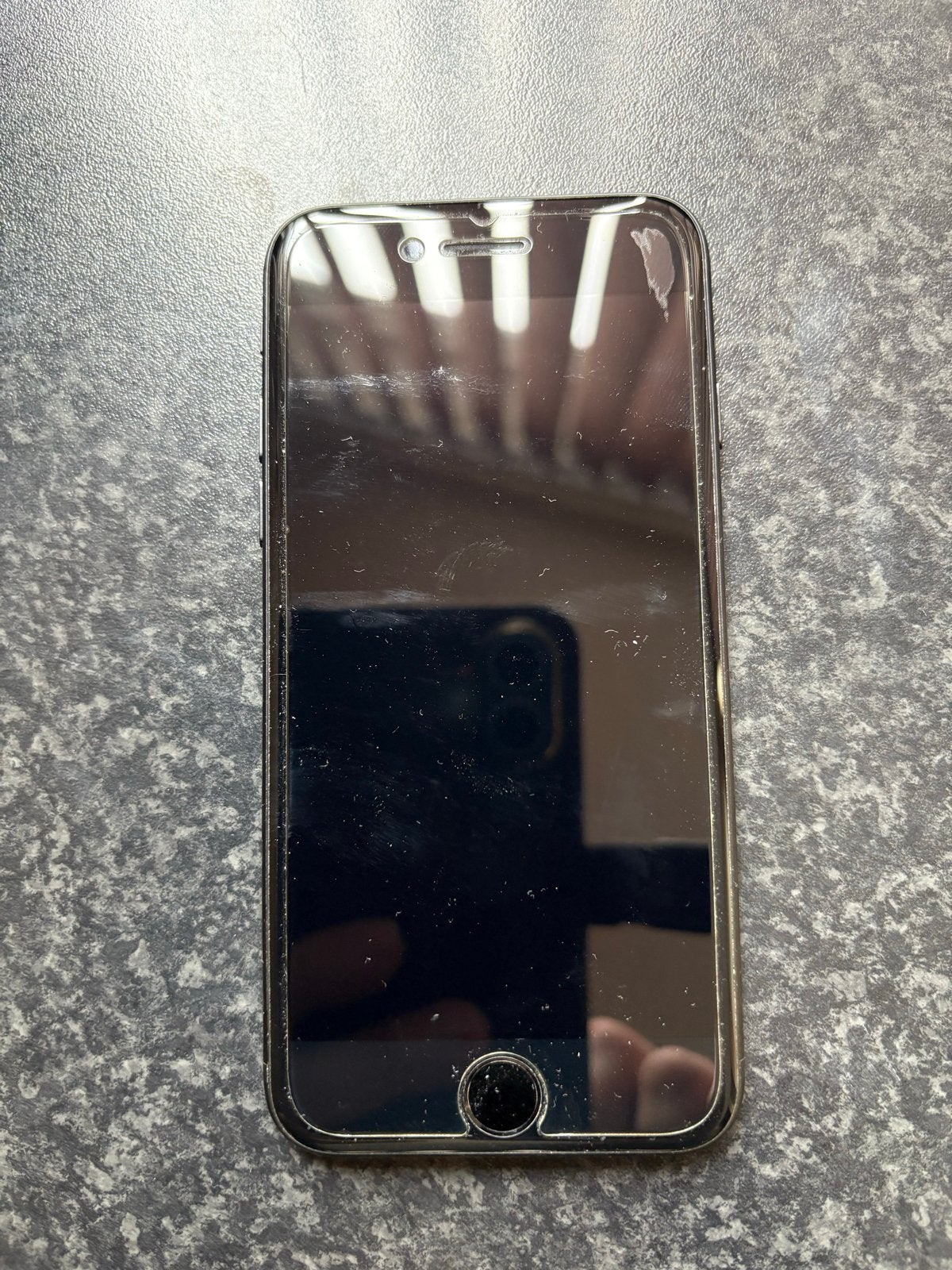 iPhone 7 in nieuwstaat met lader en originele verpakking, Telecommunicatie, Mobiele telefoons | Apple iPhone, Ophalen of Verzenden