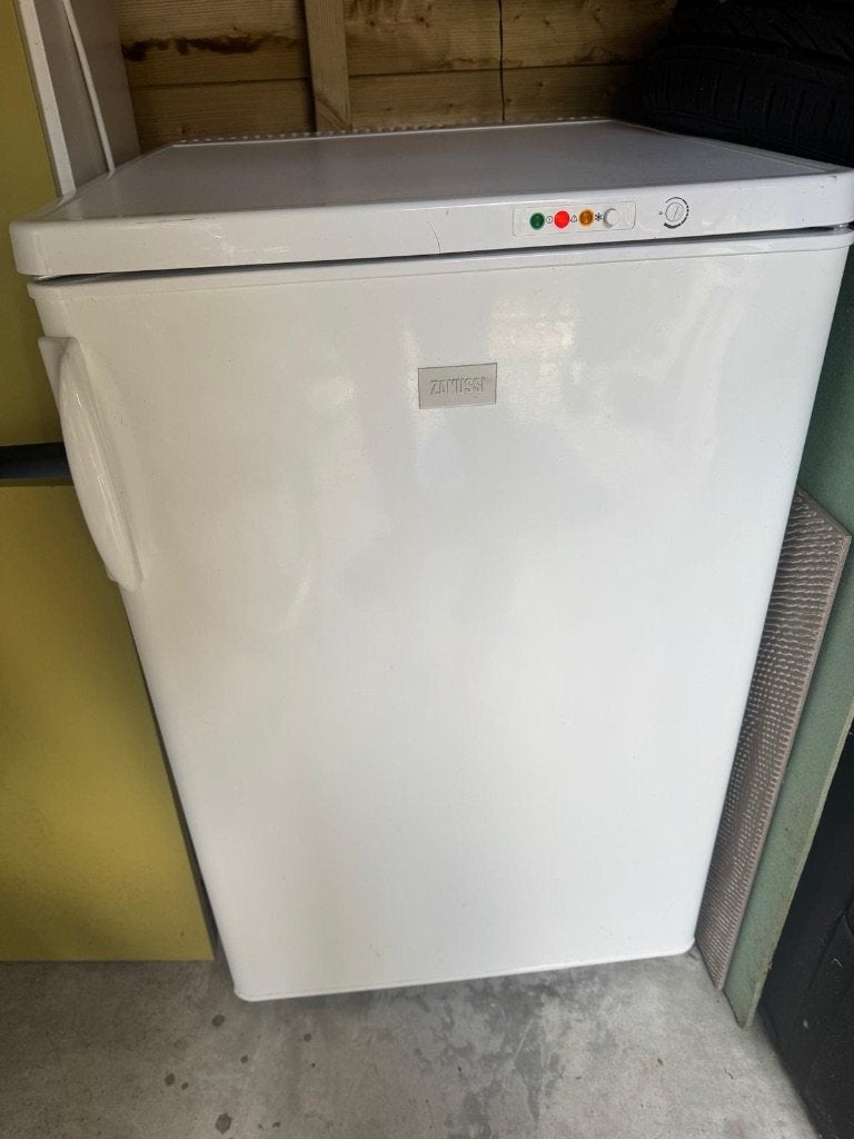 Zanussi Vrieskast - Compact en Energiezuinig, Gebruikt, Minder dan 60 cm, Energieklasse A of zuiniger, Vrijstaand