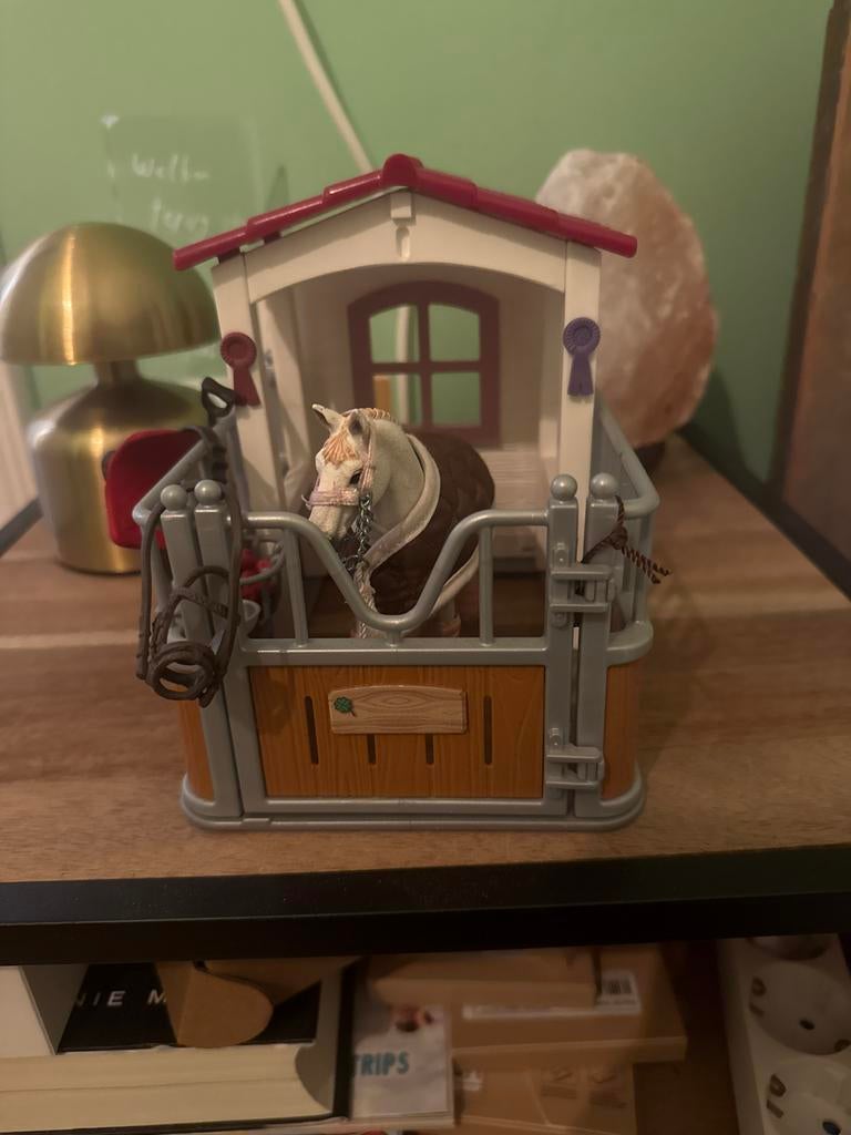 Schleich paard met stal en accessoires, Ophalen of Verzenden, Gebruikt, Jongen of Meisje