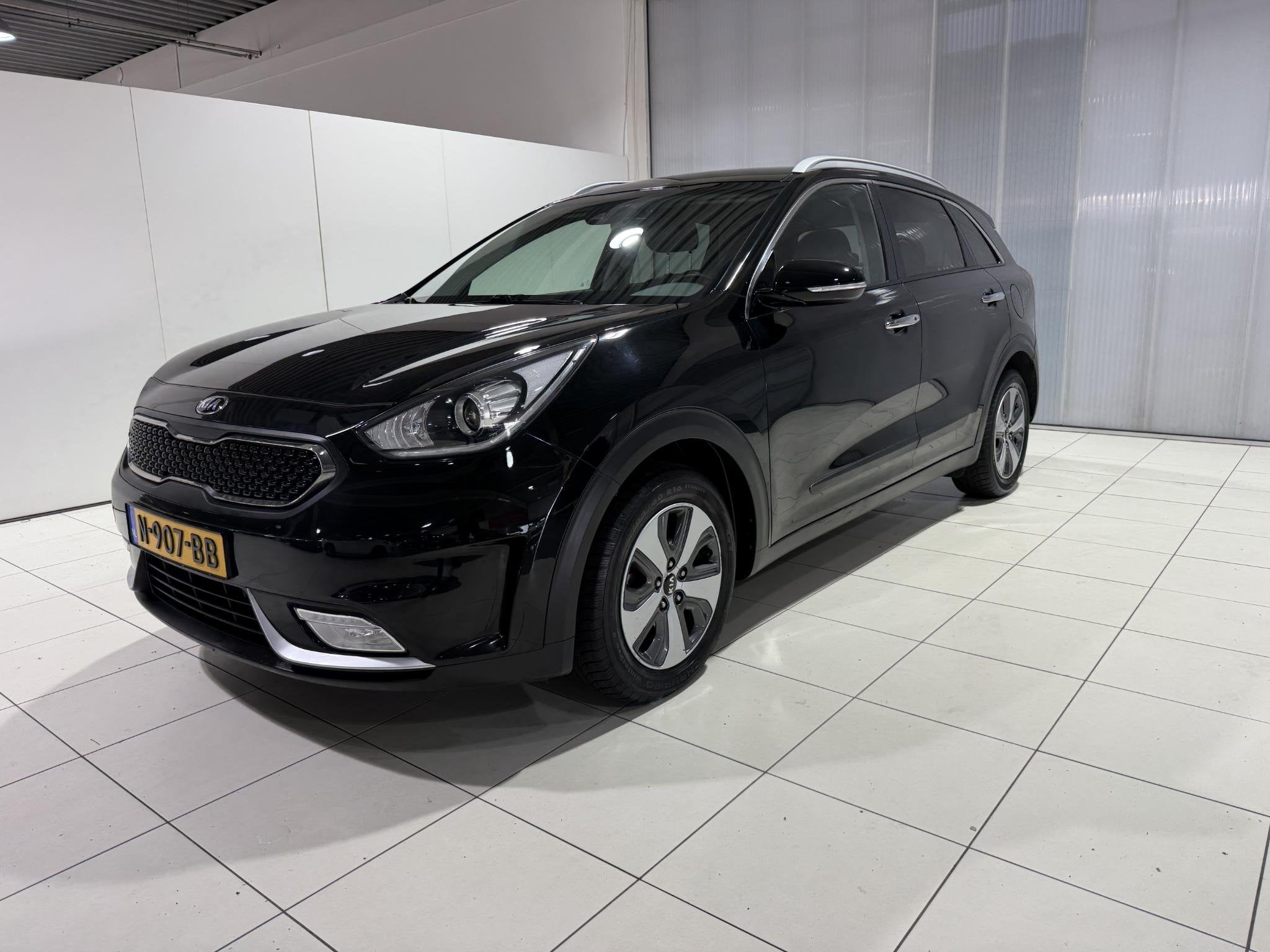 Kia Niro 1.6 GDi Hybrid DynamicLine Navigatie, Camera, Apple, Auto's, Gebruikt, Euro 6, 2 kWh, Leder en Stof