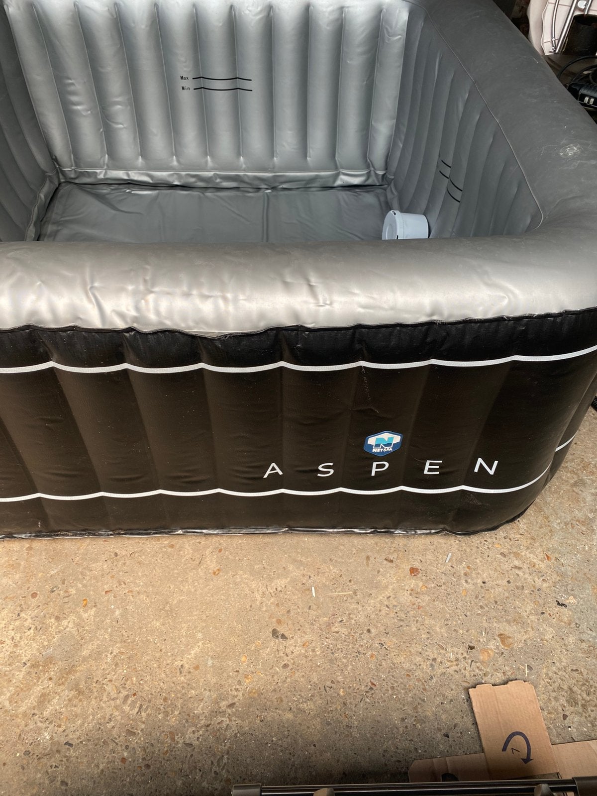 Netspa Aspen jacuzzi met  pomp,onderzeil en afdekzeil., Ophalen, Zo goed als nieuw, Afdekzeil