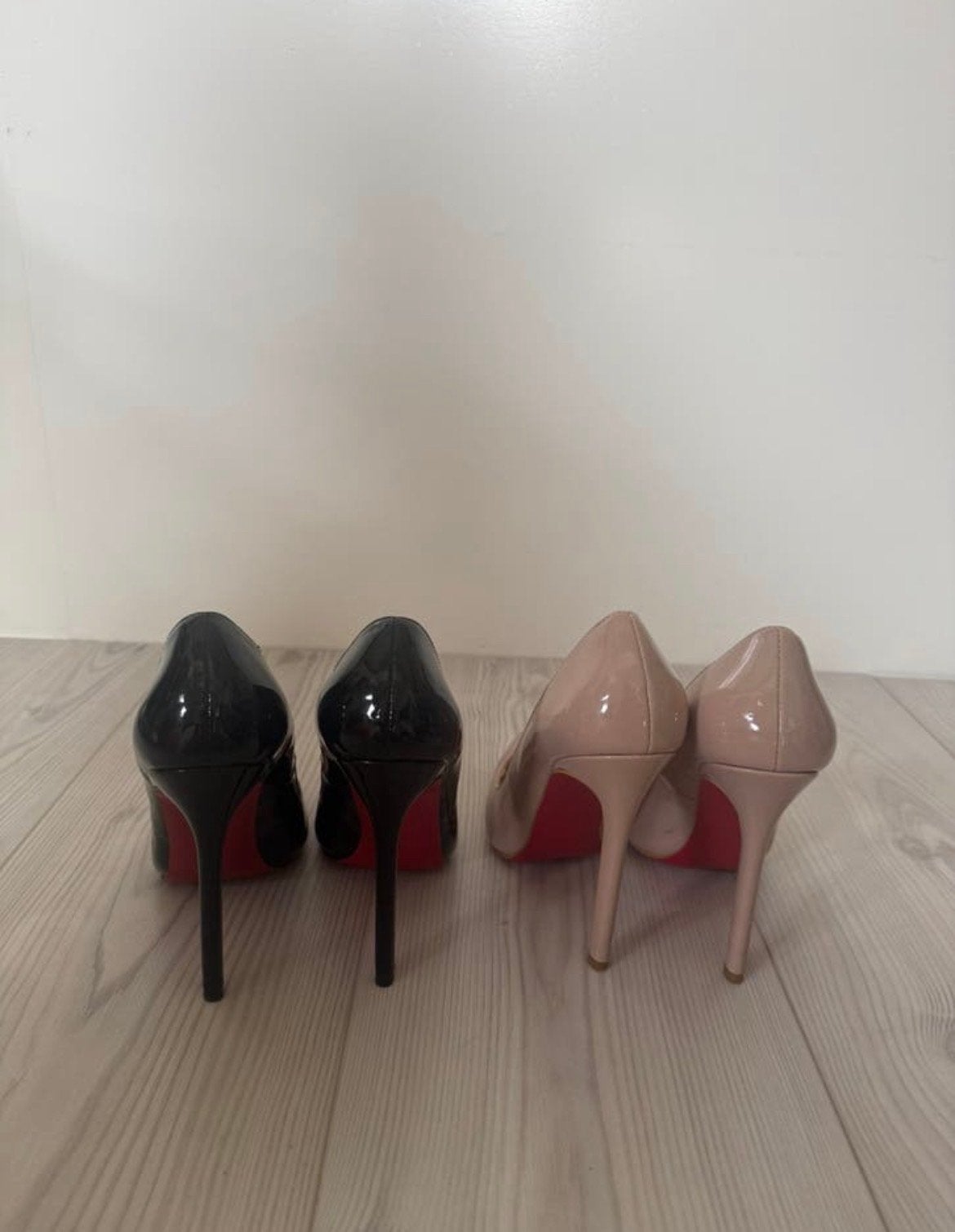 Christian Louboutin Hakken Maat 37 - Zwart en Nude, Ophalen of Verzenden, Gedragen, Zwart, Pumps