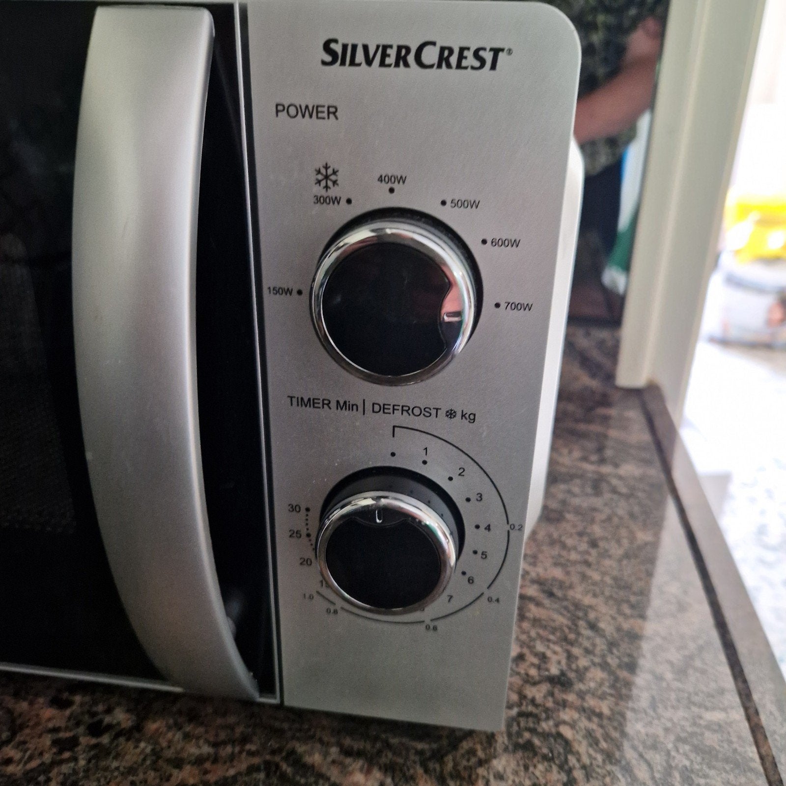 SilverCrest Magnetron SMW 700 D3, Ophalen, Minder dan 45 cm, Draaiplateau, Vrijstaand
