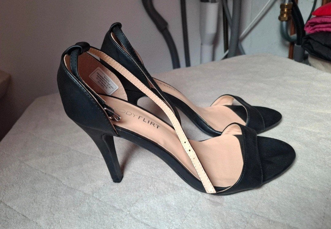 Zwarte pumps maat 39, zo goed als nieuw, Kleding | Dames, Pumps, Zwart, Ophalen of Verzenden, Zo goed als nieuw