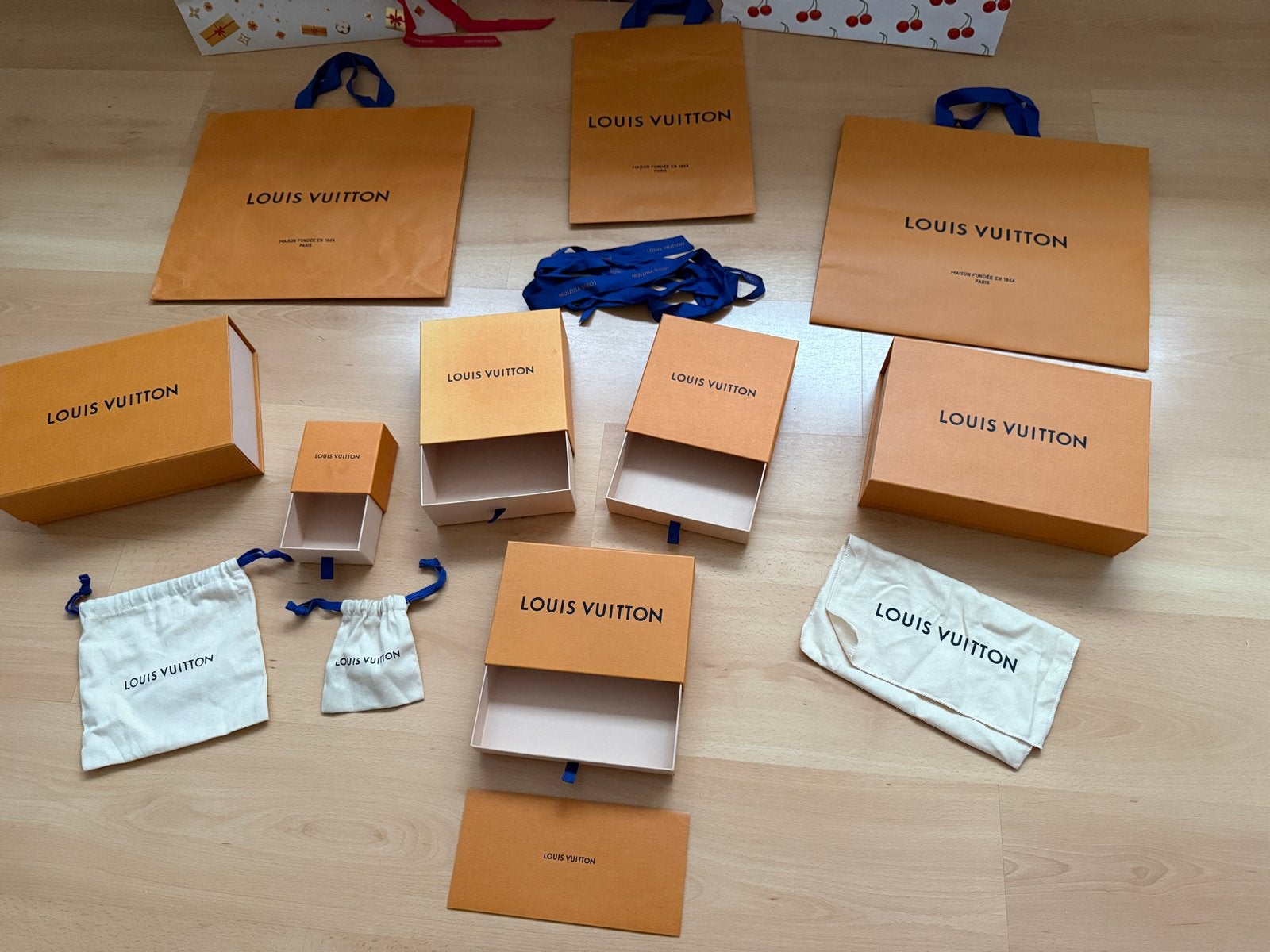 Louis Vuiton Dozen Collectie: Tassen, Dozen & Stofzakken, Verzamelen, Ophalen of Verzenden, Zo goed als nieuw