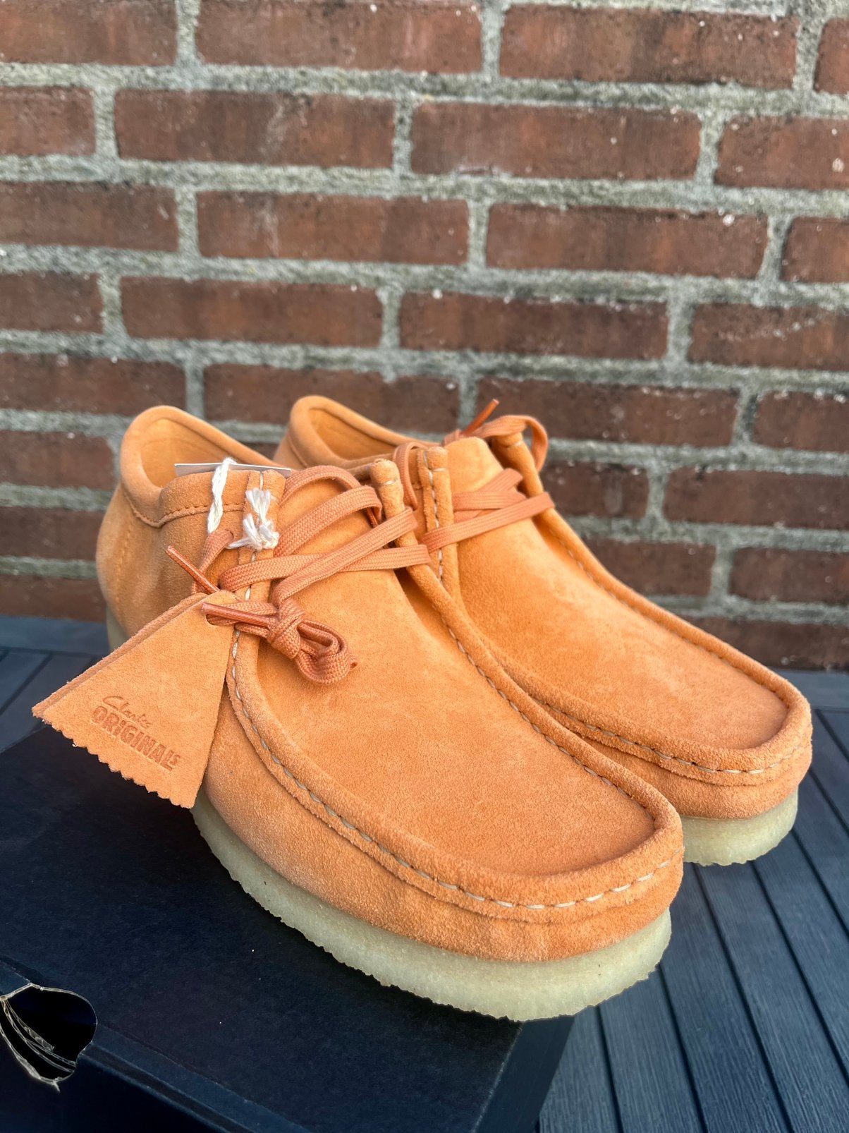Clarks wallabee pale peach suede 42.5 new crepes ds desert, Overige kleuren, Verzenden, Boots, Nieuw