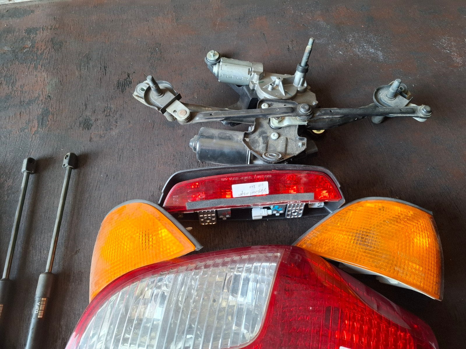 Hyundai Accent Achterlichten, ruitenwissermotor en gasveren, Auto-onderdelen, Ophalen of Verzenden, Gebruikt, Hyundai
