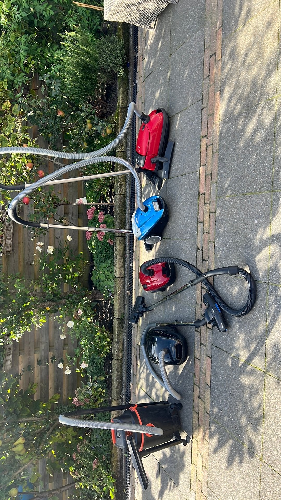 Stofzuigers koopje 15 euro stuk, Witgoed en Apparatuur, Stofzak, Gebruikt, Ophalen of Verzenden, 1600 tot 2000 watt