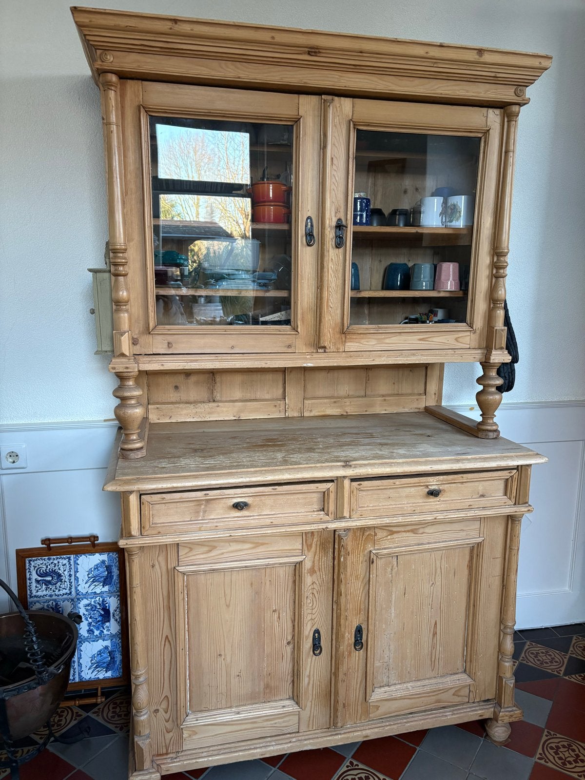 Antieke grenen buffetkast met vitrine, Antiek en Kunst, Ophalen